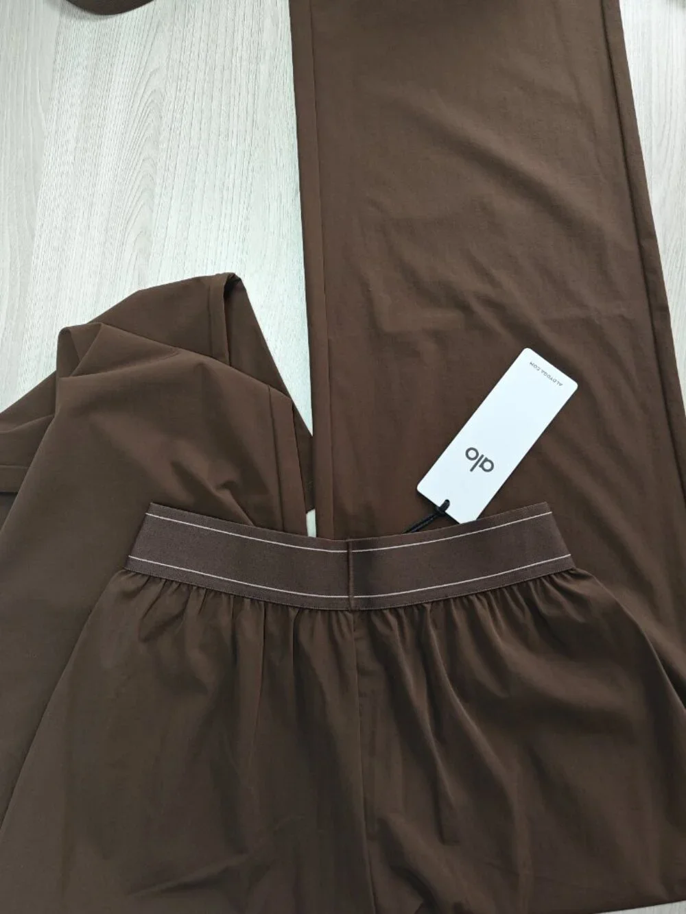 ⭐ALO Yoga Suit Up Trouser,Espresso coffee brown pants 🧸（Regular）NWT
